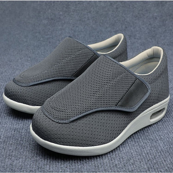 Men's Orthopedic Shoes with Wide Fit and Flexible Sole