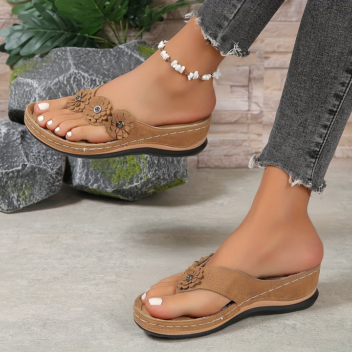 Women's Orthopedic Sandals with Arch Support and Cushioned Insoles