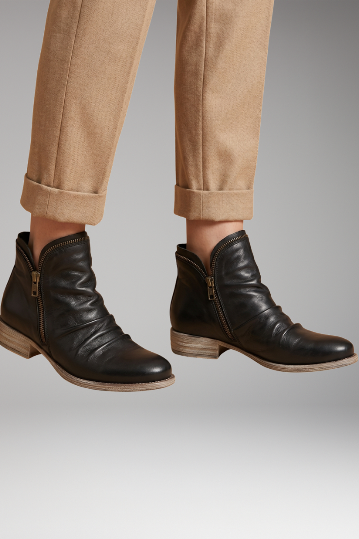 Men's Orthopedic Boots with Cushioned Linings and Structured Soles