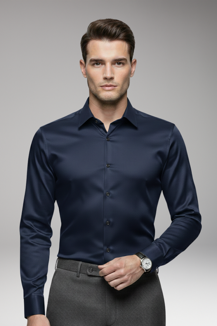 Men's Shirt with Pointed Collar and Button Closure
