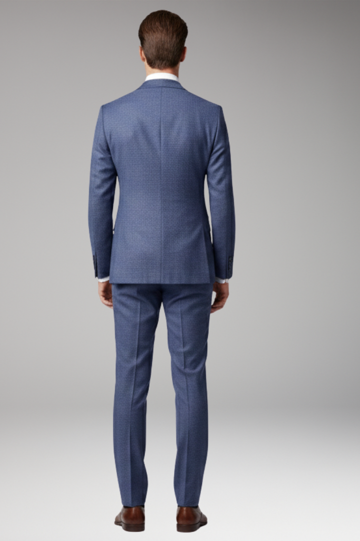 Men's Suit with Slim Fit and Peak Lapels