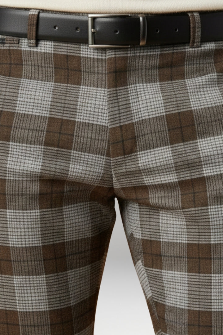 Men's Trousers with Checkered Pattern and Side Pockets