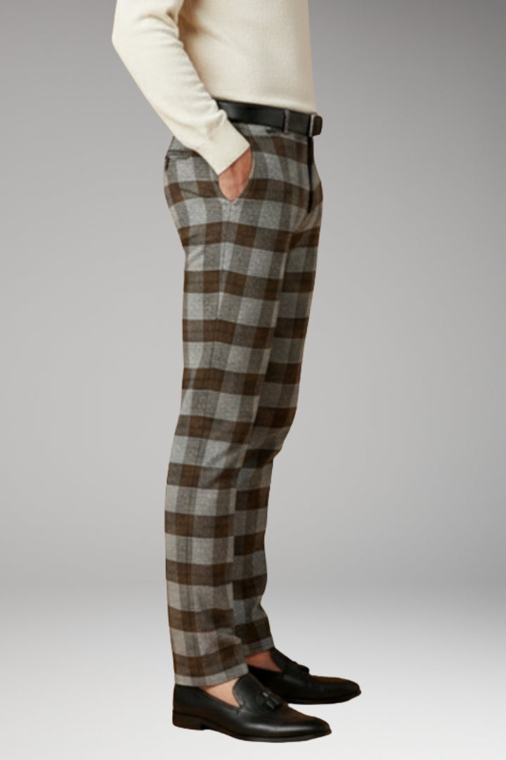 Men's Trousers with Checkered Pattern and Side Pockets