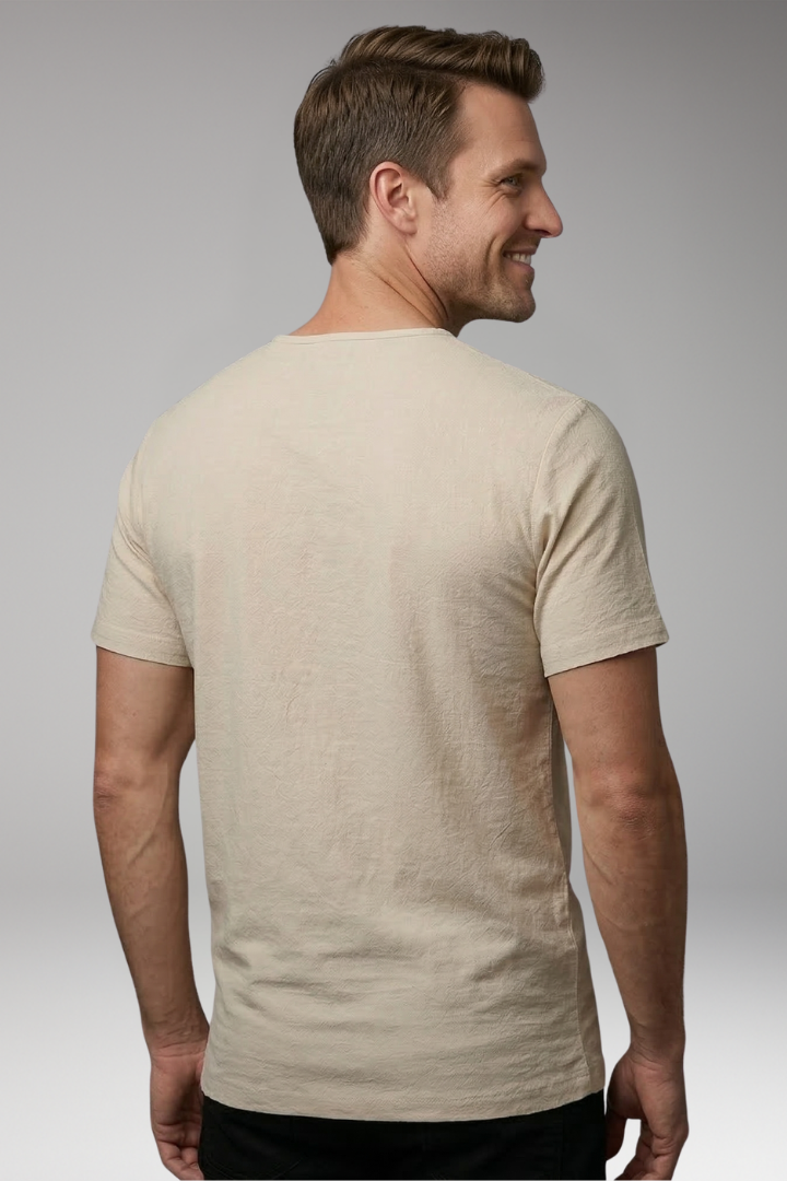 Men's short sleeve Henley t-shirt with Three-Button Placket Closure for Casual Wear