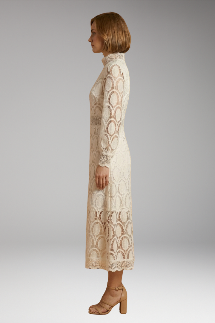 Women's Lace Maxi Dress with Elegant Detailing and Flattering Fit