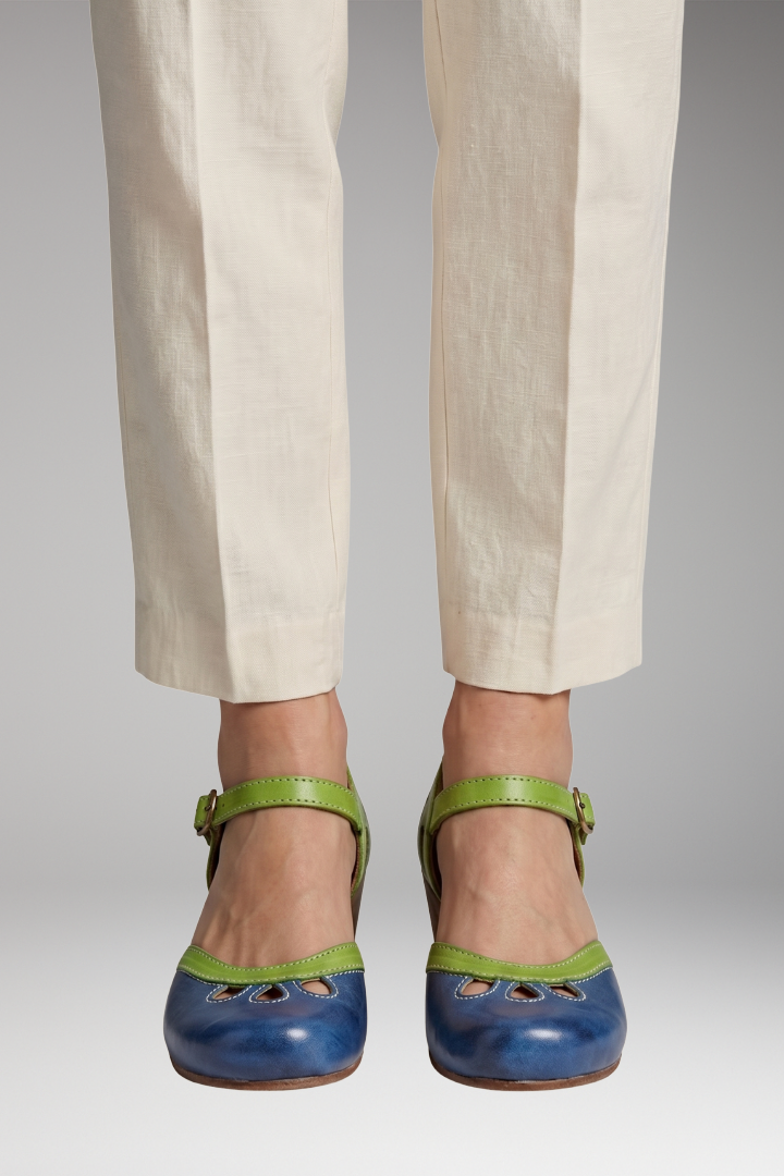 Women's Orthopaedic Sandals with Low Heel and Contoured Footbed