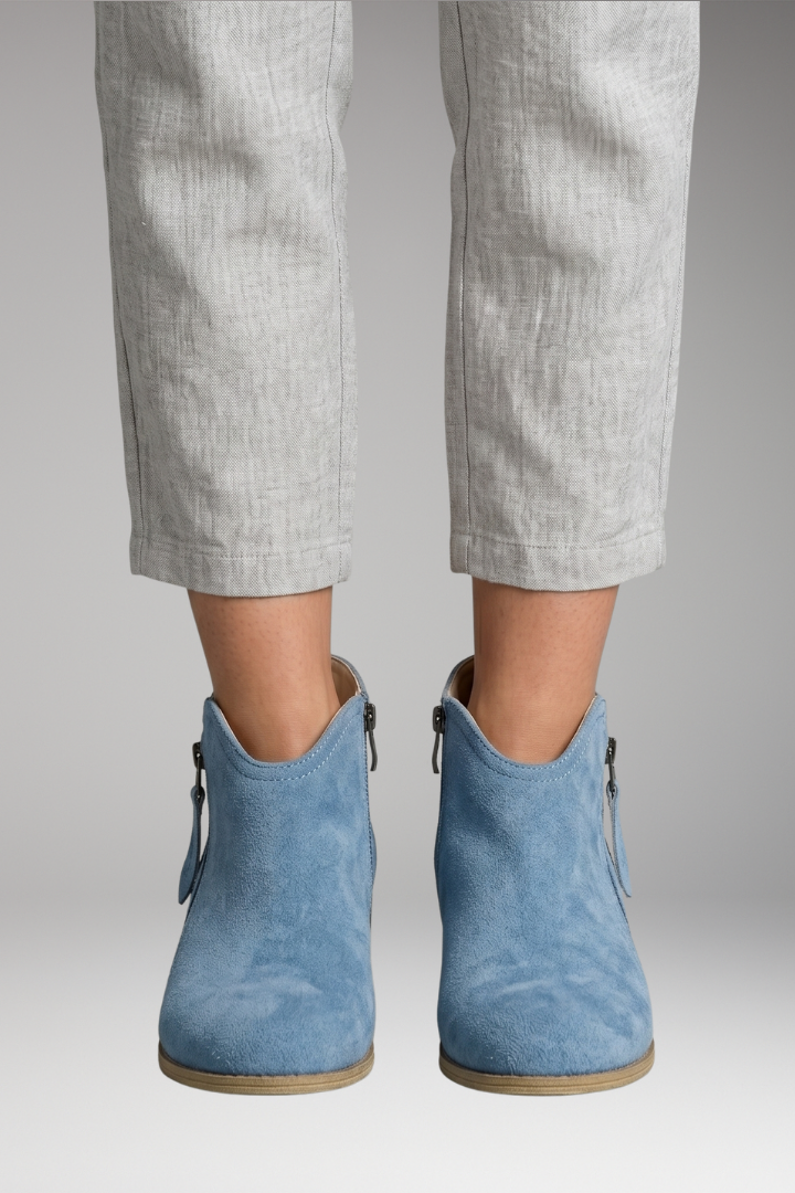 Women's Orthopedic Boots with Supportive Cushioning and Classic Design