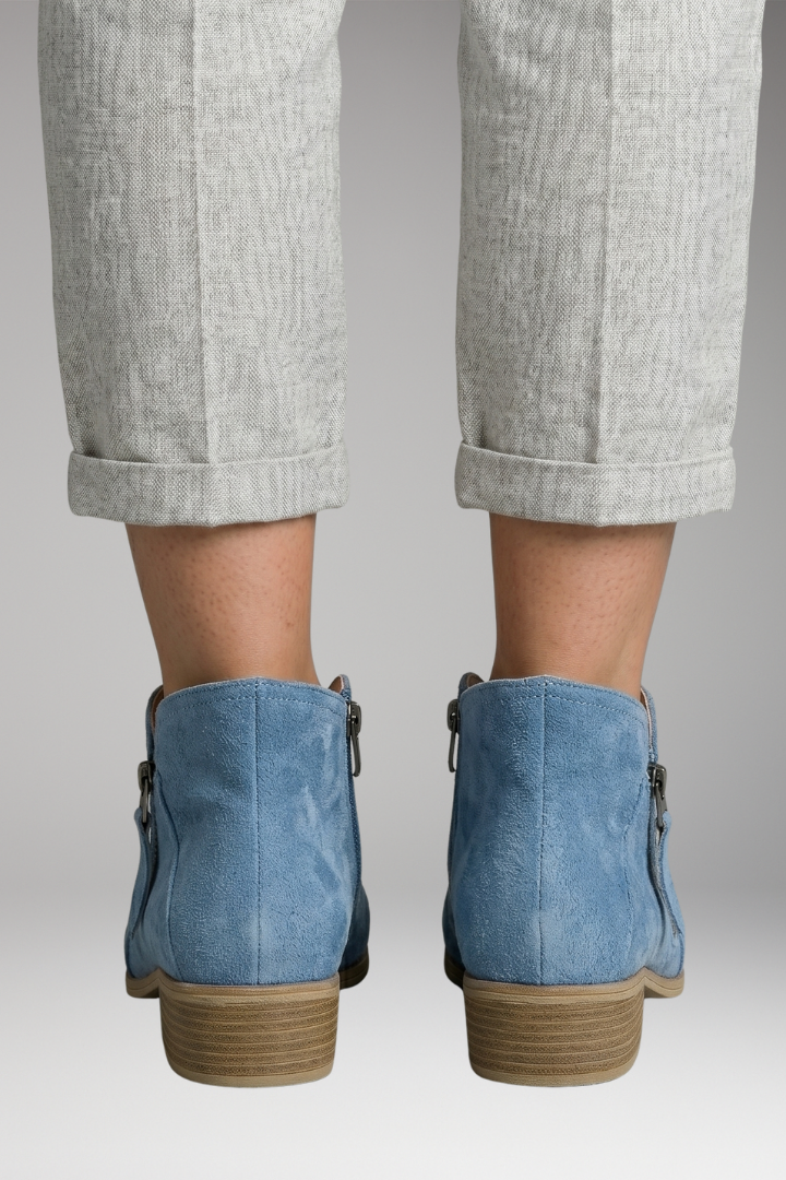 Women's Orthopedic Boots with Supportive Cushioning and Classic Design