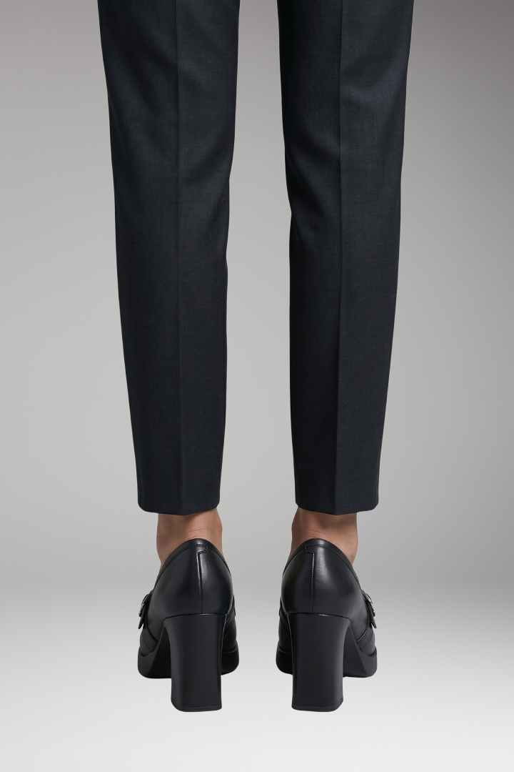 Women's Orthopedic Pumps with Ergonomic Support and Sculpted Heel