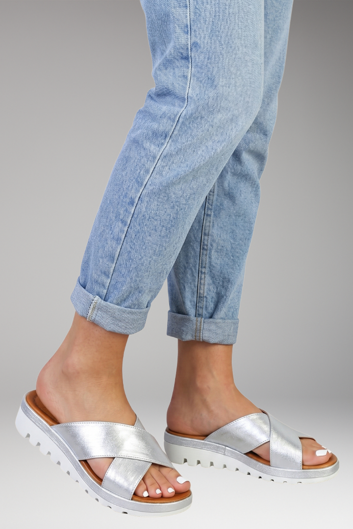 Women's Orthopedic Sandals with Contoured Soles and Adjustable Straps