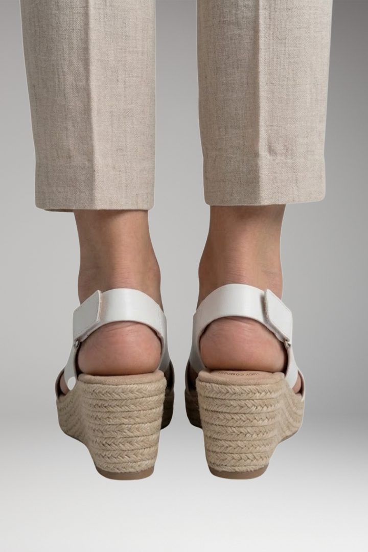 Women's Orthopedic Sandals with Cushioned Sole and Adjustable Straps