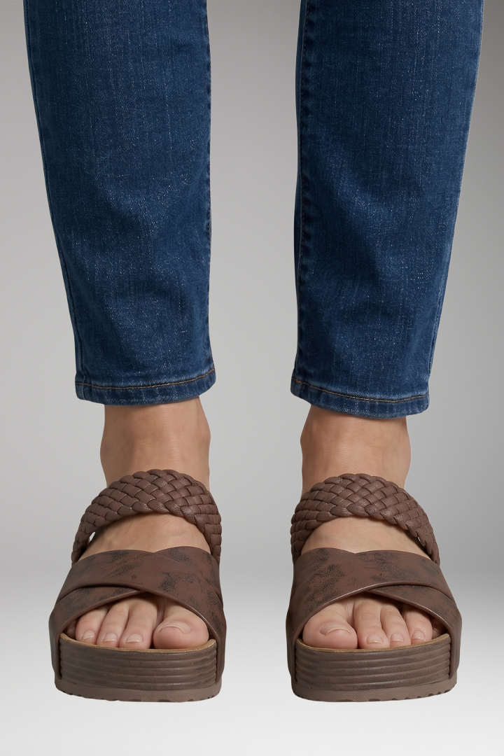 Women's Orthopedic Sandals with Cushioned Soles and Adjustable Straps