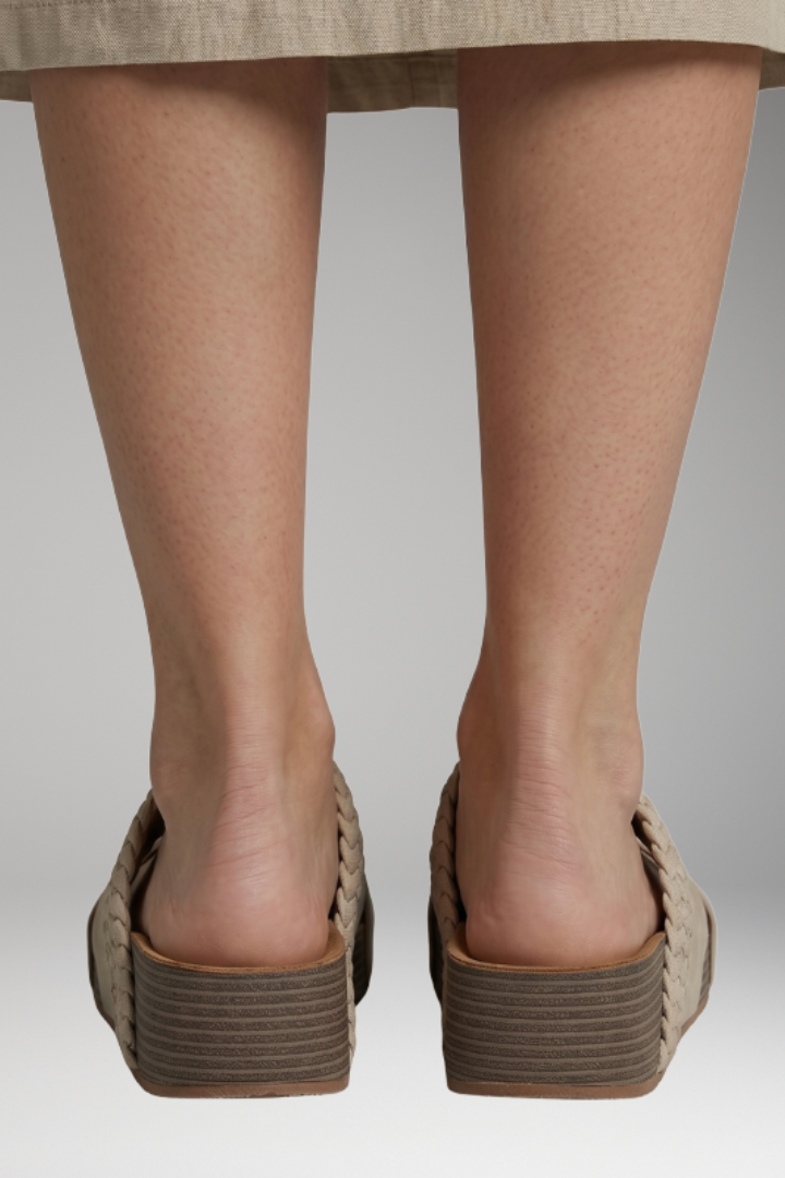 Women's Orthopedic Sandals with Shaped Soles and Non-Slip Grip