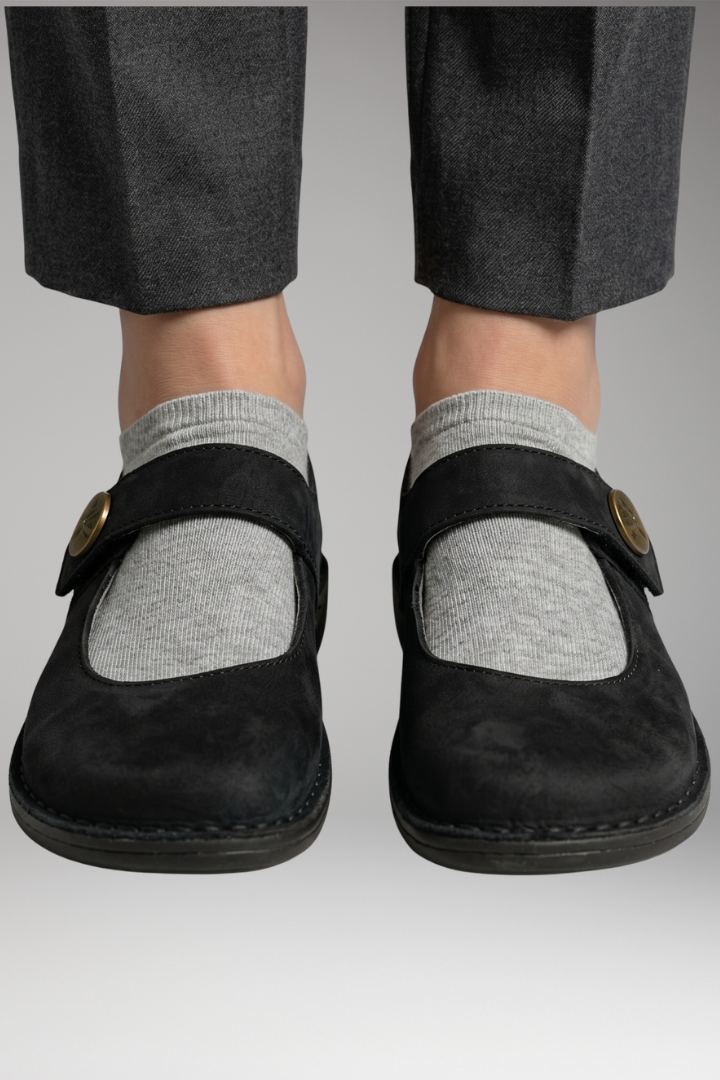 Women's Orthopedic Shoes with Built-In Support and Breathable Comfort