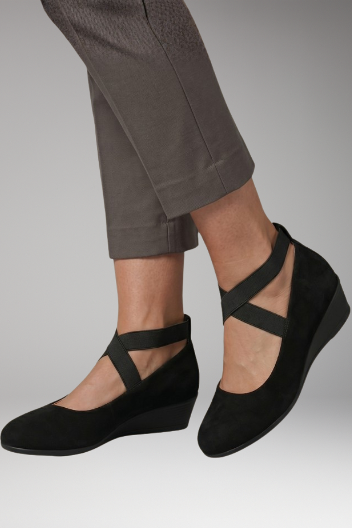 Women's Orthopedic Shoes with Cushioned Soles and Slip-On Fastening
