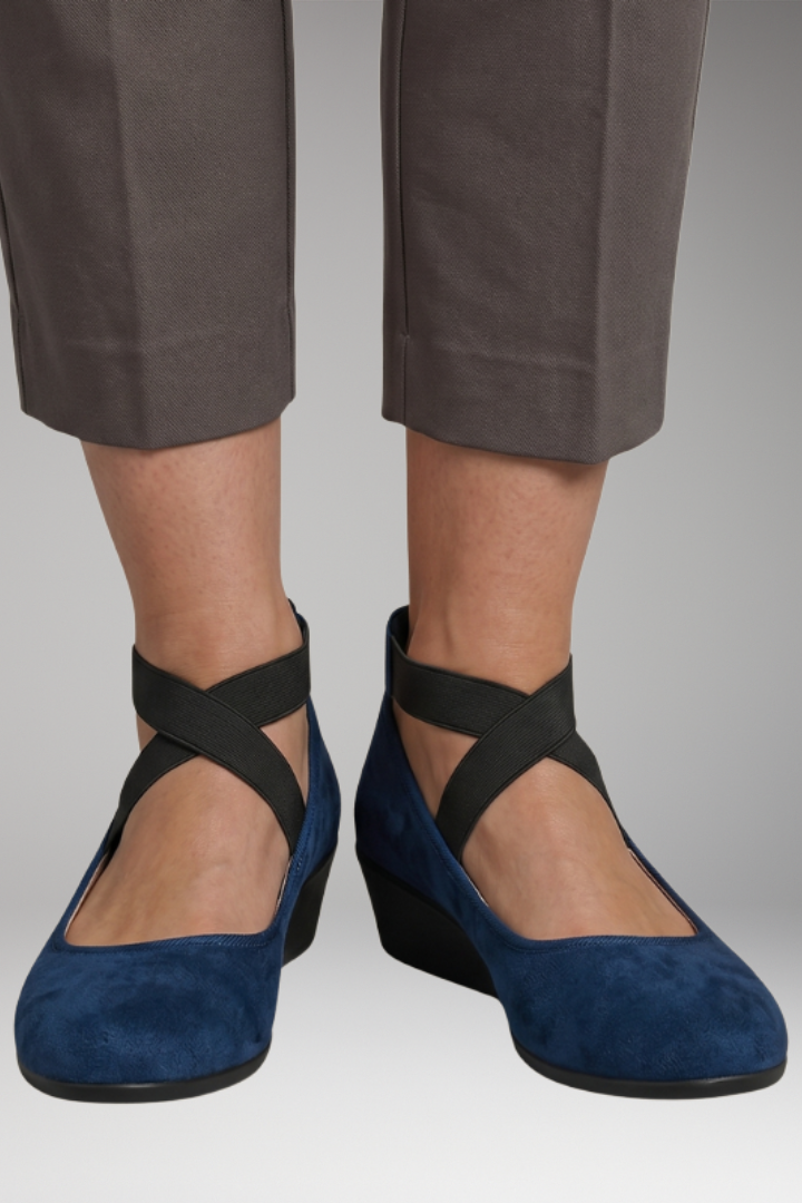 Women's Orthopedic Shoes with Cushioned Soles and Slip-On Fastening