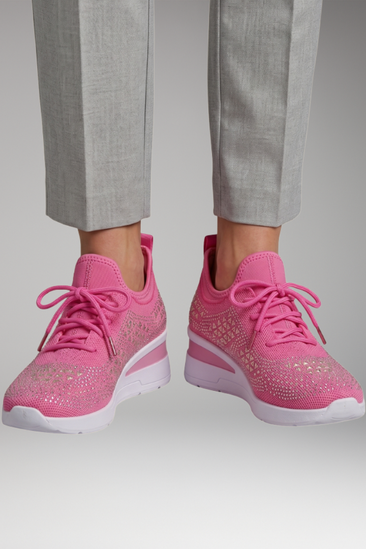 Women's Orthopedic Shoes with Supportive Heel and Adjustable Strap