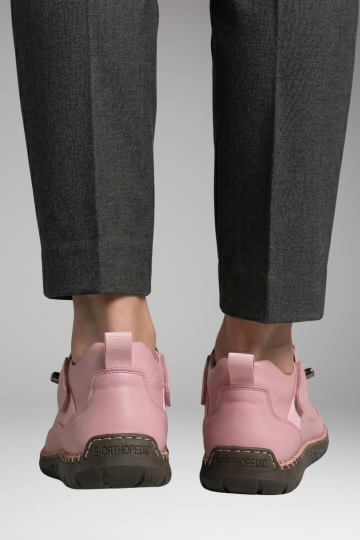 Women's Orthopedic Sneakers with Cushioning and Arch Support