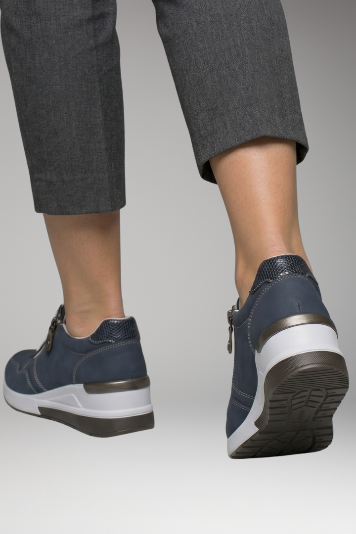 Women's Orthopedic Sneakers with Ergonomic Sole and Stability Support