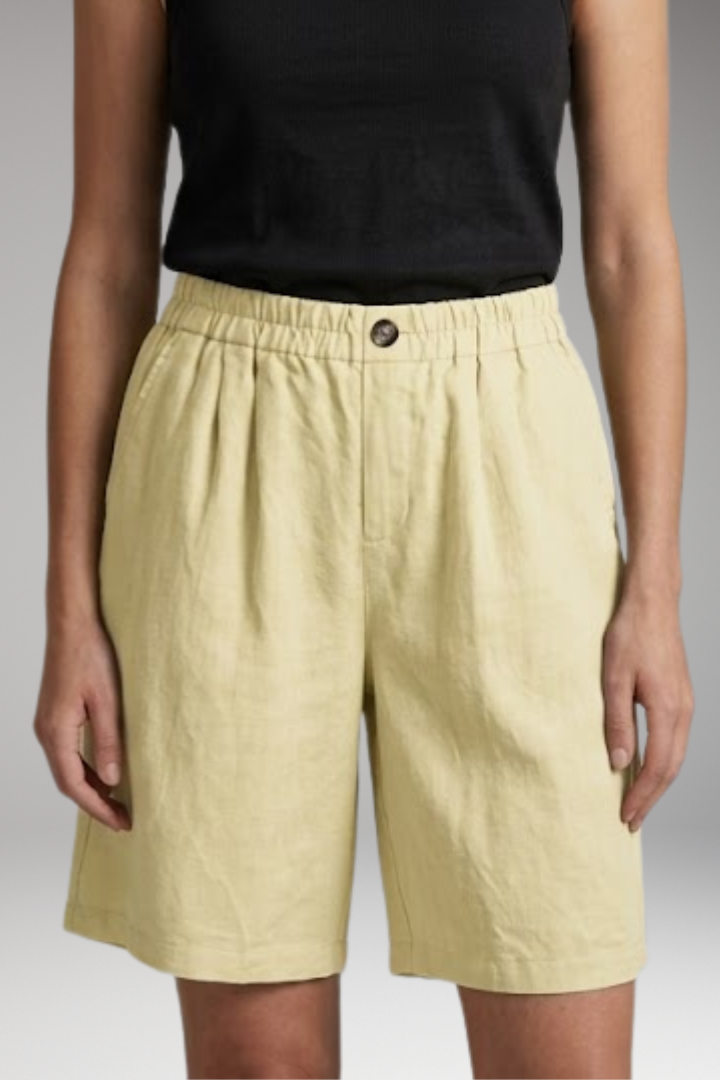 Women's Shorts with Elastic Waist and Side Pockets