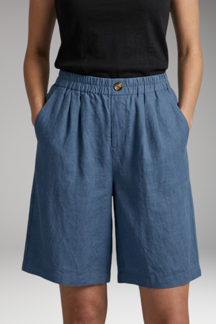 Women's Shorts with Elastic Waist and Side Pockets
