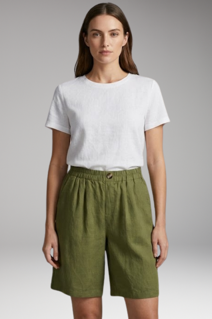 Women's Shorts with Elastic Waist and Side Pockets