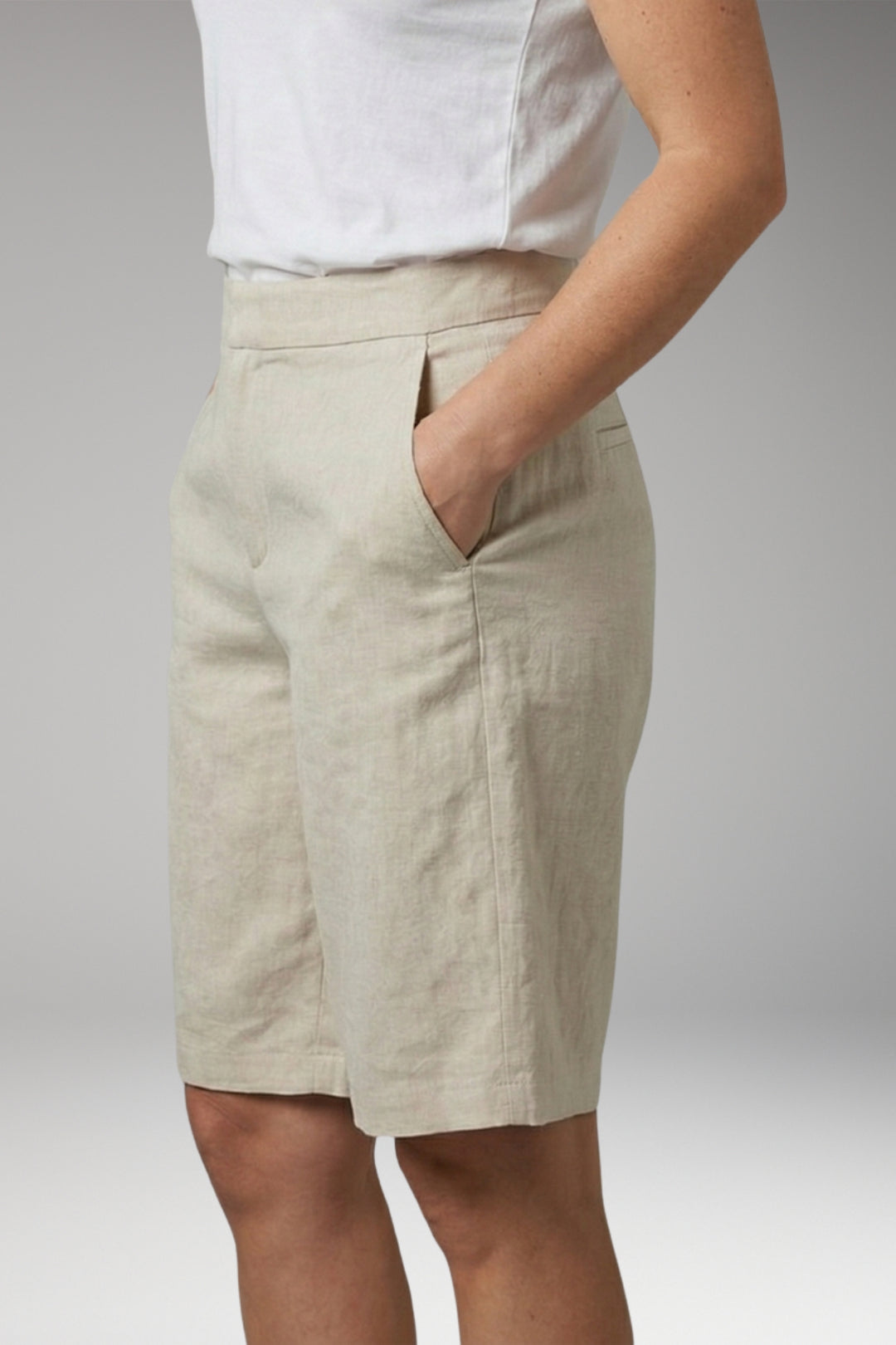 Women's Shorts with Elastic Waist and Side Pockets