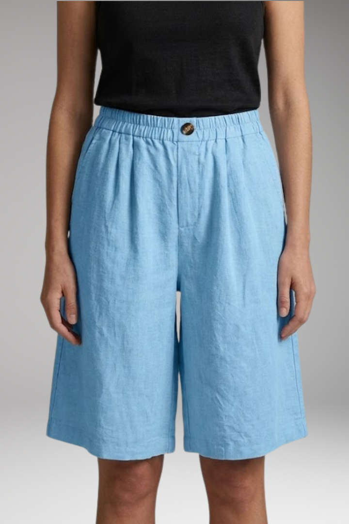 Women's Shorts with Elastic Waist and Side Pockets