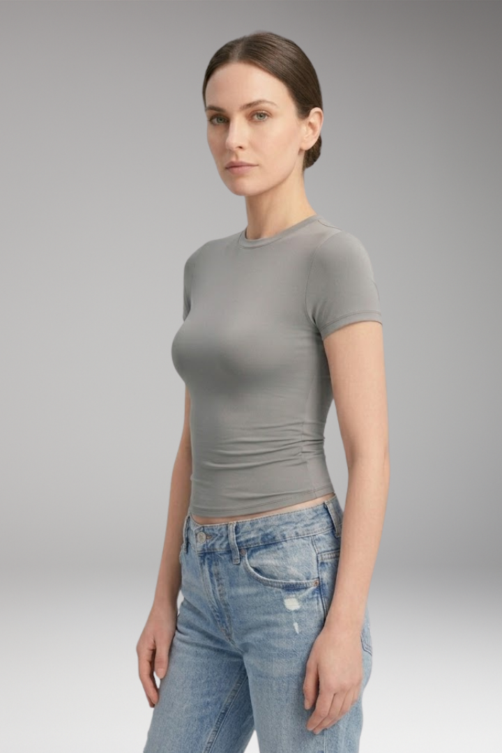 Women's T'Shirt with Round Neck and Fitted Cut
