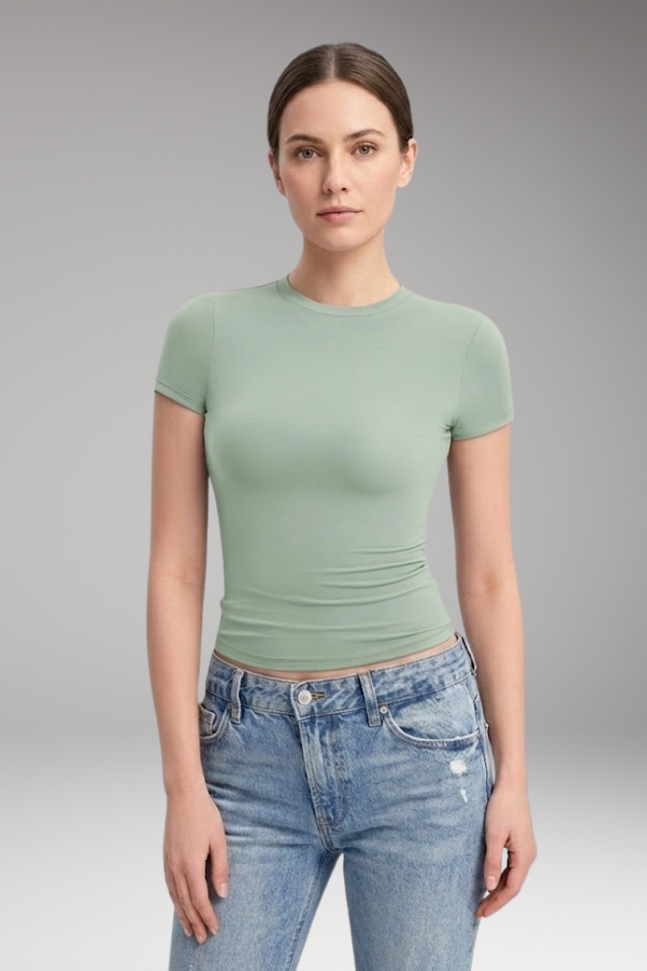 Women's T'Shirt with Round Neck and Fitted Cut
