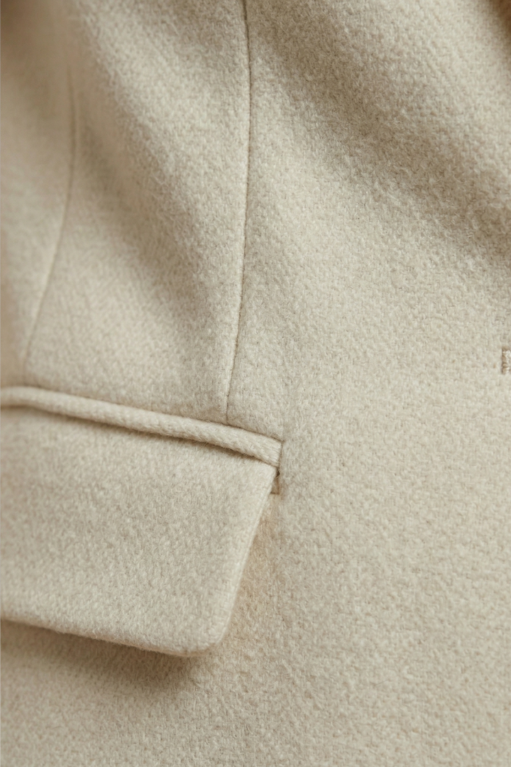 Women's Tailored Blazer with Single-Button Closure and Structured Fit